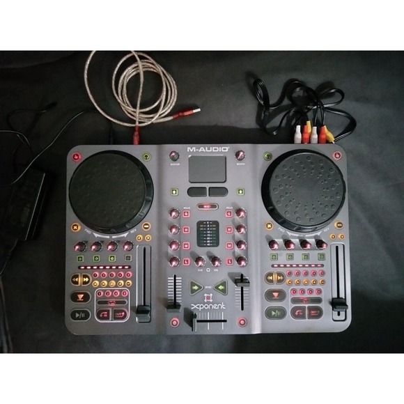 M-Audio Torq 1.5 Xponent DJ/Midi Controller Performance Production System USB - Picture 2 of 12